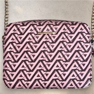 ALDO NWOT Pink & Brown Geometric Print Crossbody Bag Gold Chain Strap Structured